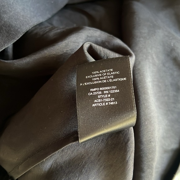 Aritzia Babaton black satin midi skirt size 14/L/XL NWT - Picture 9 of 9